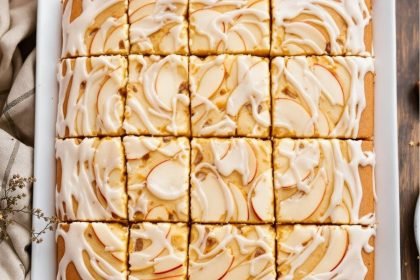 Apple and Vanilla Sheet Cake