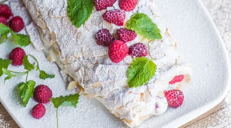 mary berry meringue roulade
