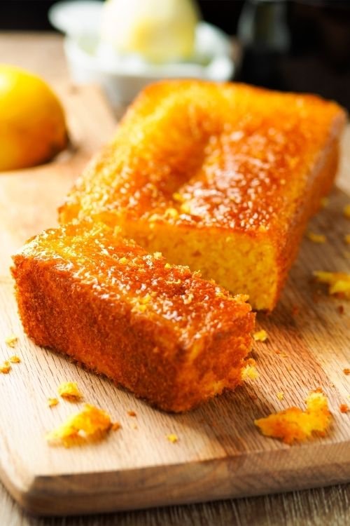 Classic Lemon Drizzle Cake